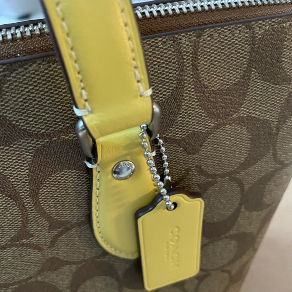 Coach Gallery Tote In Signature Canvas Retro Yellow CH504 NWT - Picture 6 of 13